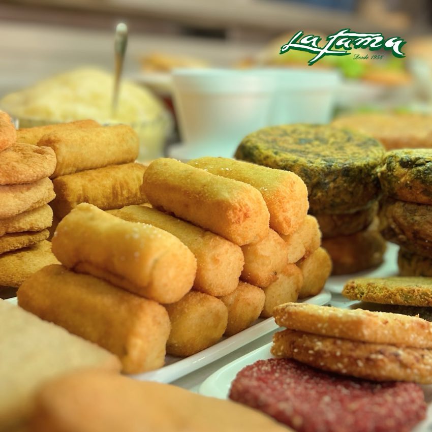 Bandejas de comida para catering de La Fama